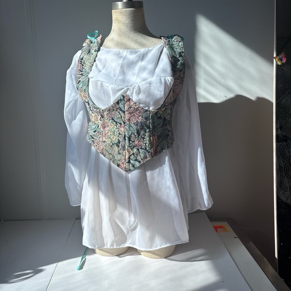 White Blouse - Picture 1 of 6